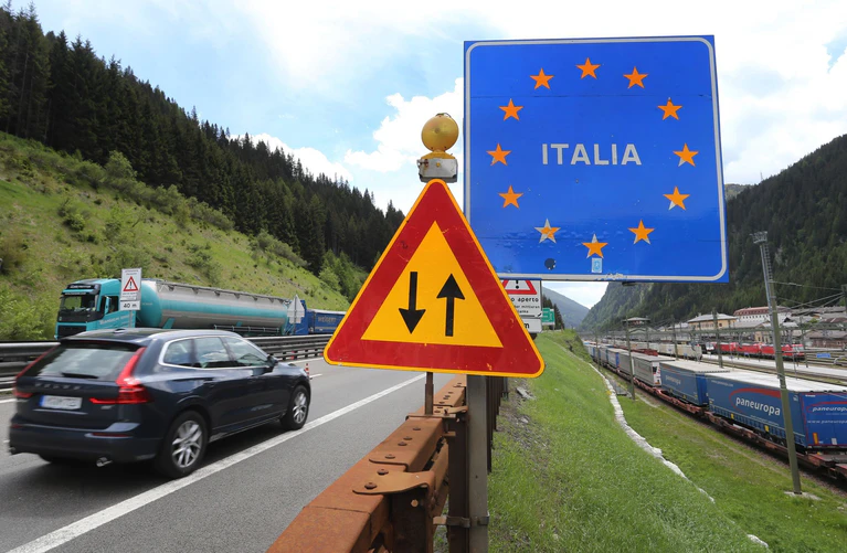 Ab dem 1. Januar steigen die Tarife in Italien bei fast allen Autobahnmauten um durchschnittlich 1,5 Prozent. (Symbolfoto) — © Karl-Josef Hildenbrand/dpa/dpa-tmn