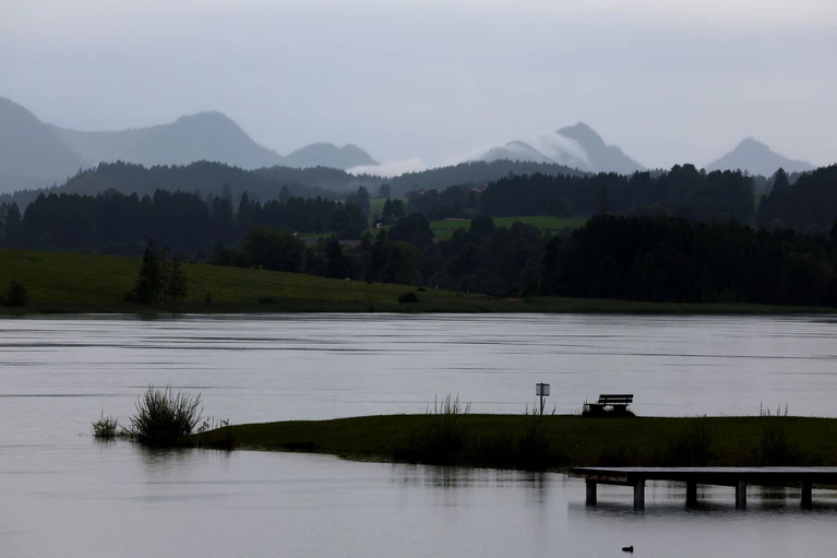 Am Alpenrand sind Gewitter angekündigt. (Archivfoto) — © Karl-Josef Hildenbrand/dpa