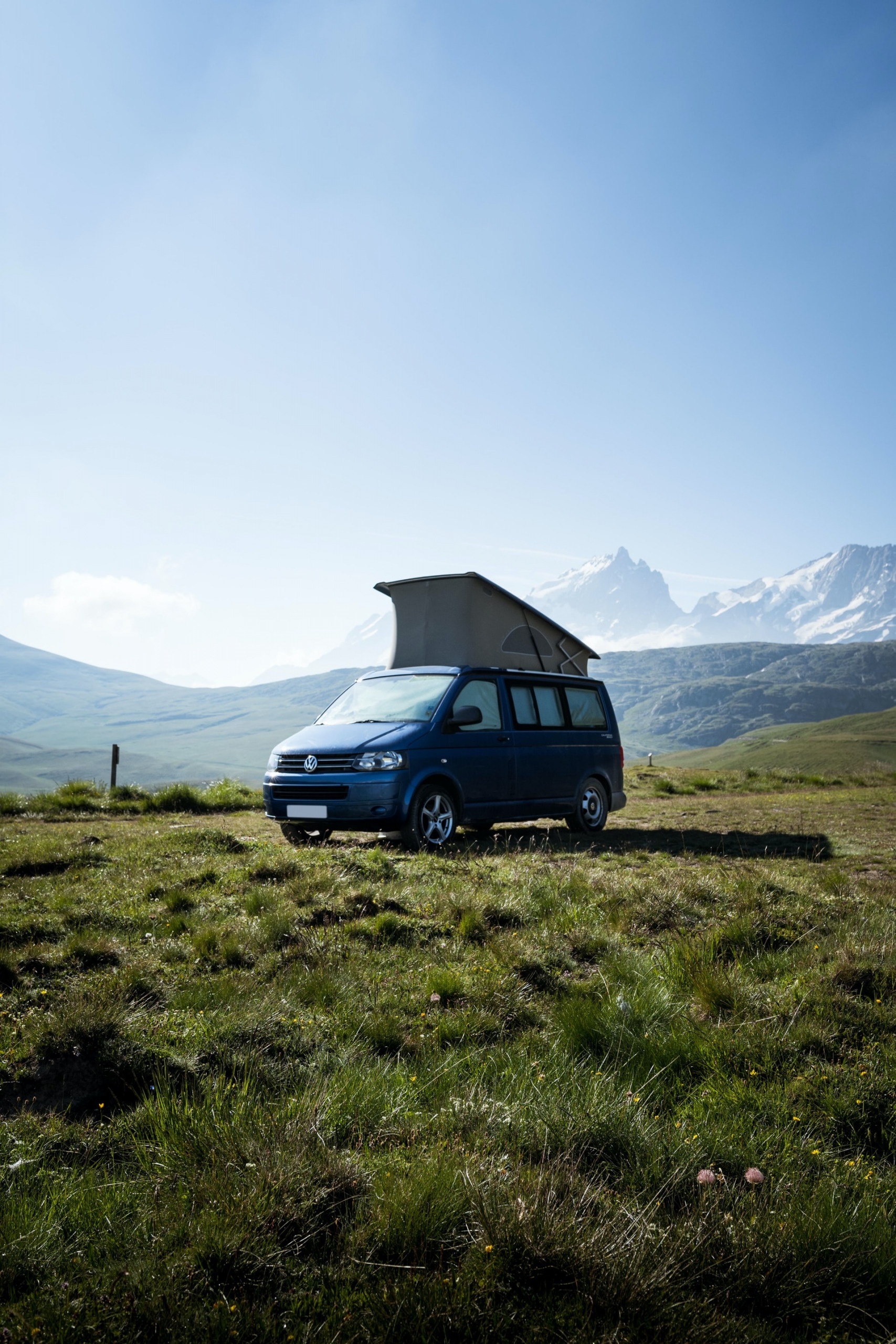 Urlaub, Reisen, Berge, Berg, Van, VW, Bus, Camping, © Photo by Aurélien - Wild Spot on Unsplash