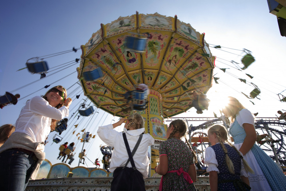 Kinder, Wiesn, Karussell, Bild: München Tourismus